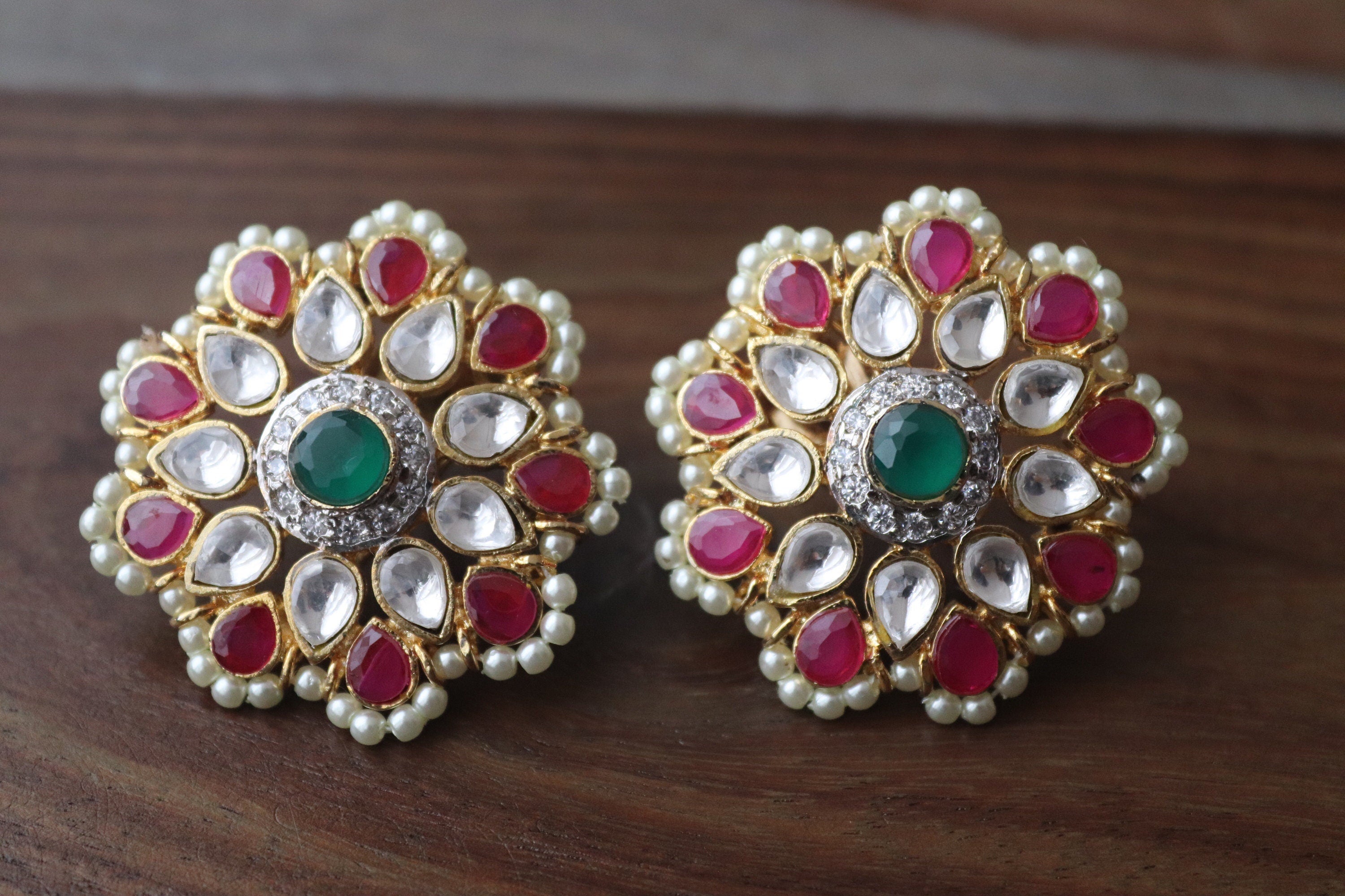 Fine Kundan Stud Earrings/ Ruby Green Kundan Studs/ Kundan Earrings/ Indian Jewelry/ Indian Earrings/ Bollywood/