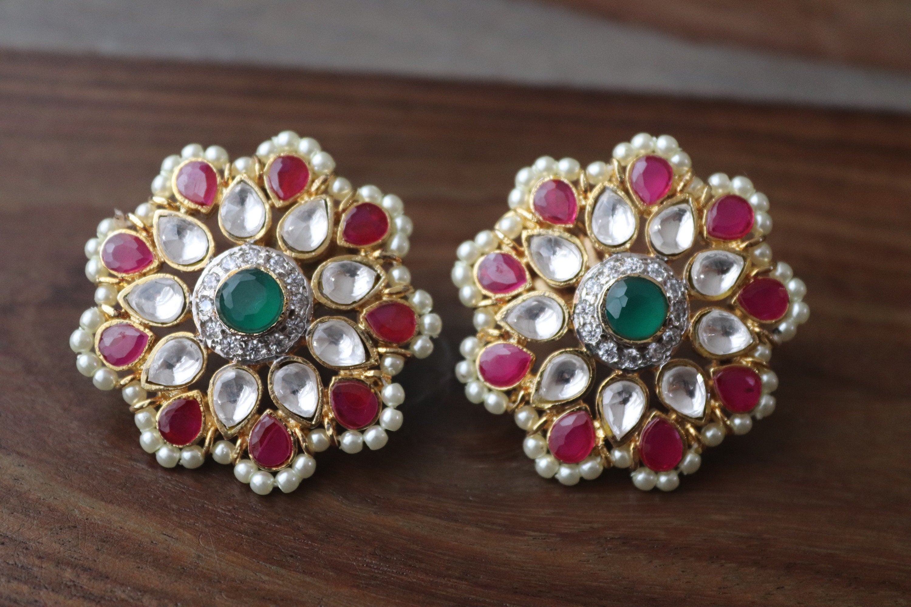 Fine Kundan Stud Earrings/ Ruby Green Kundan Studs/ Kundan Earrings/ Indian Jewelry/ Indian Earrings/ Bollywood/