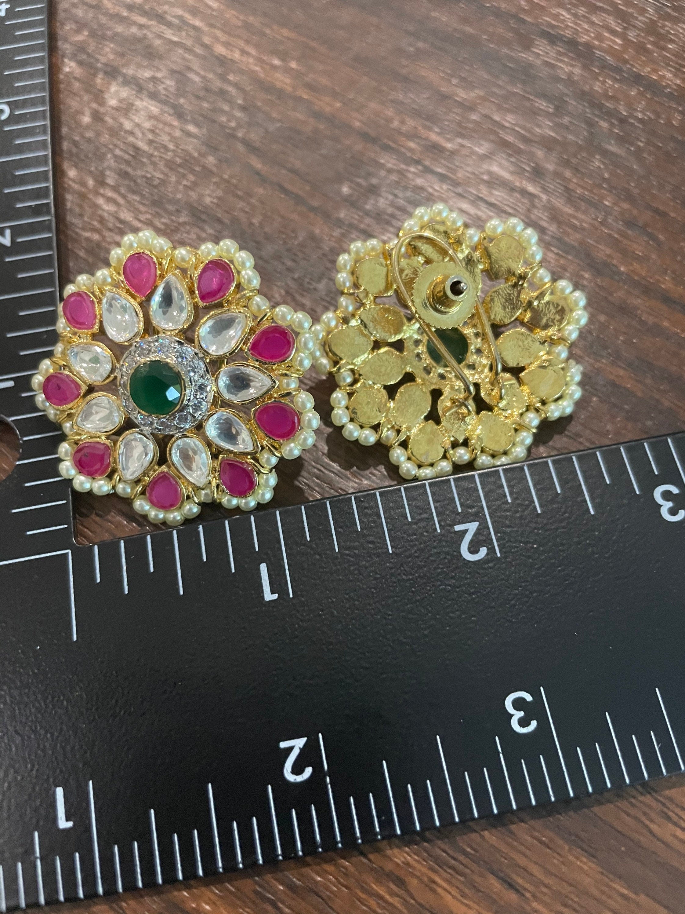 Fine Kundan Stud Earrings/ Ruby Green Kundan Studs/ Kundan Earrings/ Indian Jewelry/ Indian Earrings/ Bollywood/