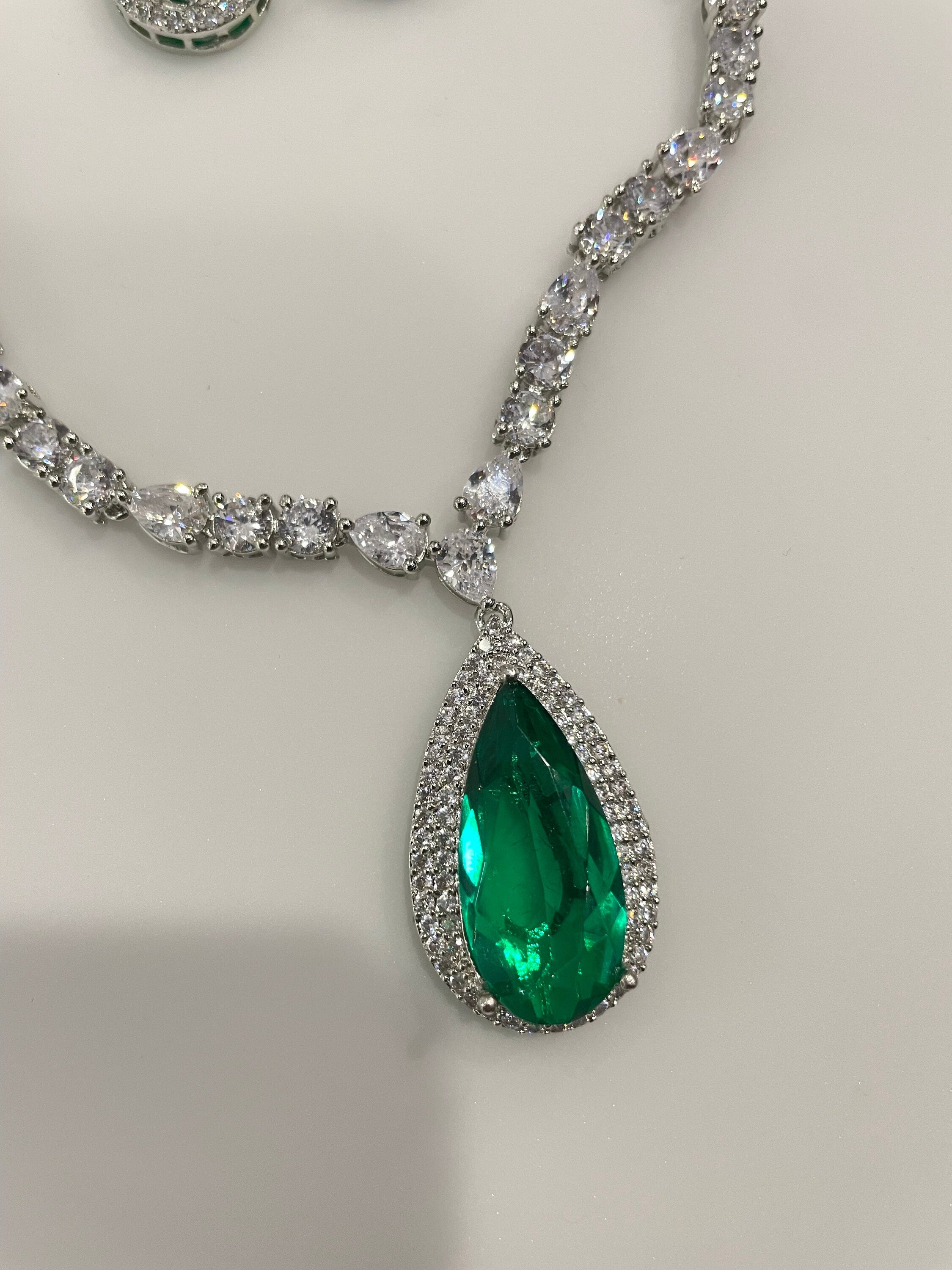 Anika Emerald CZ Pendant Necklace Green Crystal Necklace American Diamond Necklace Pakistani Jewelry Indian Jewelry Bollywood Jewelry