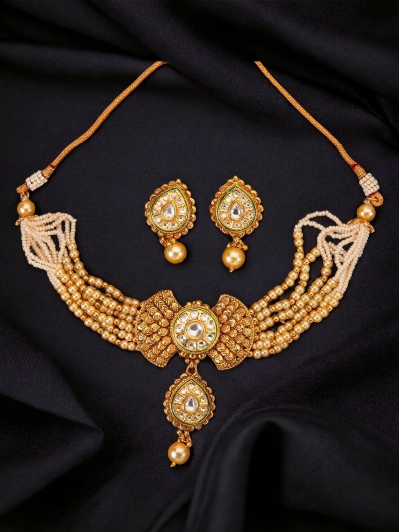 Antique Gold Choker / Indian Jewelry/ Indian Choker / Bollywood Jewelry/ Kundan Necklace/ Kundan Choker/ Indian Wedding Necklace