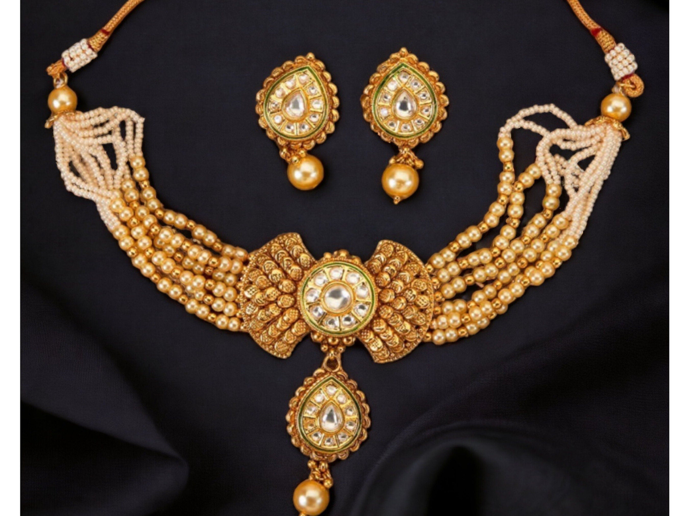 Antique Gold Choker / Indian Jewelry/ Indian Choker / Bollywood Jewelry/ Kundan Necklace/ Kundan Choker/ Indian Wedding Necklace