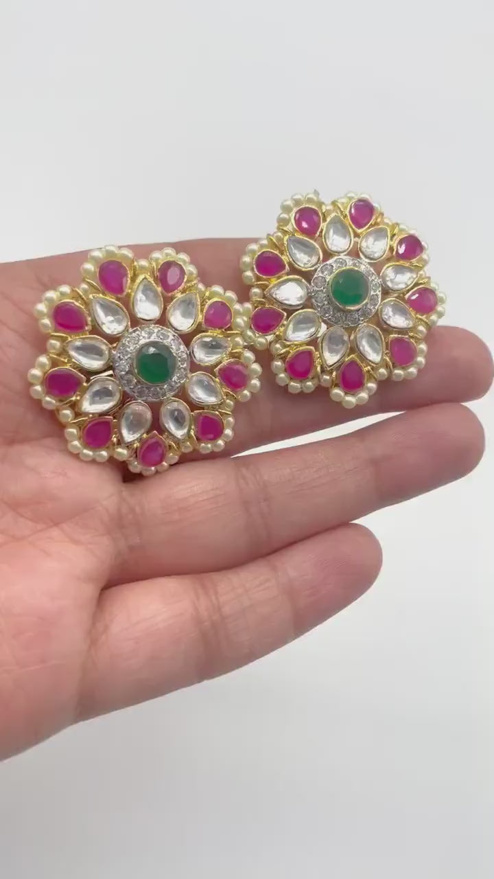 Fine Kundan Stud Earrings/ Ruby Green Kundan Studs/ Kundan Earrings/ Indian Jewelry/ Indian Earrings/ Bollywood/